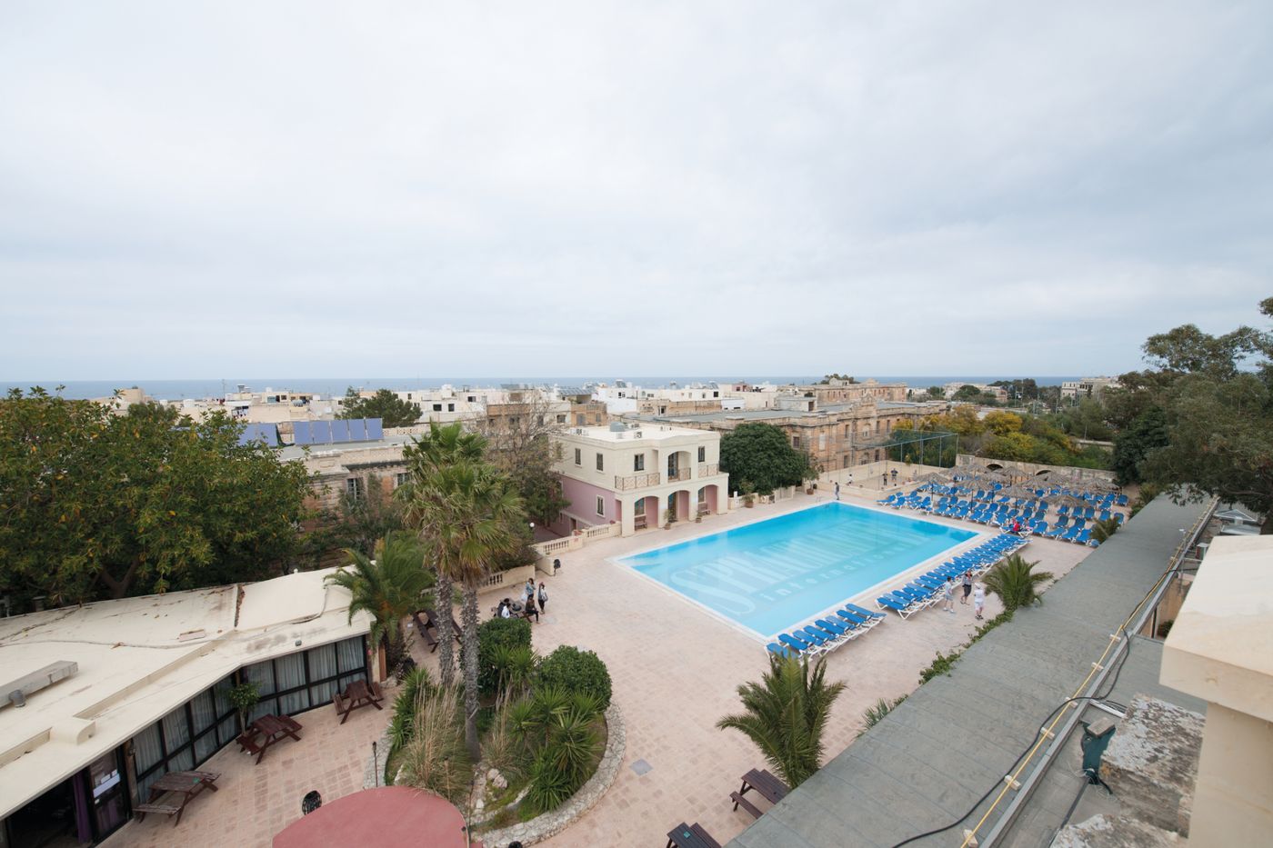 Sprachcaffe-International-Aparthotel-Pembroke-General-view-10