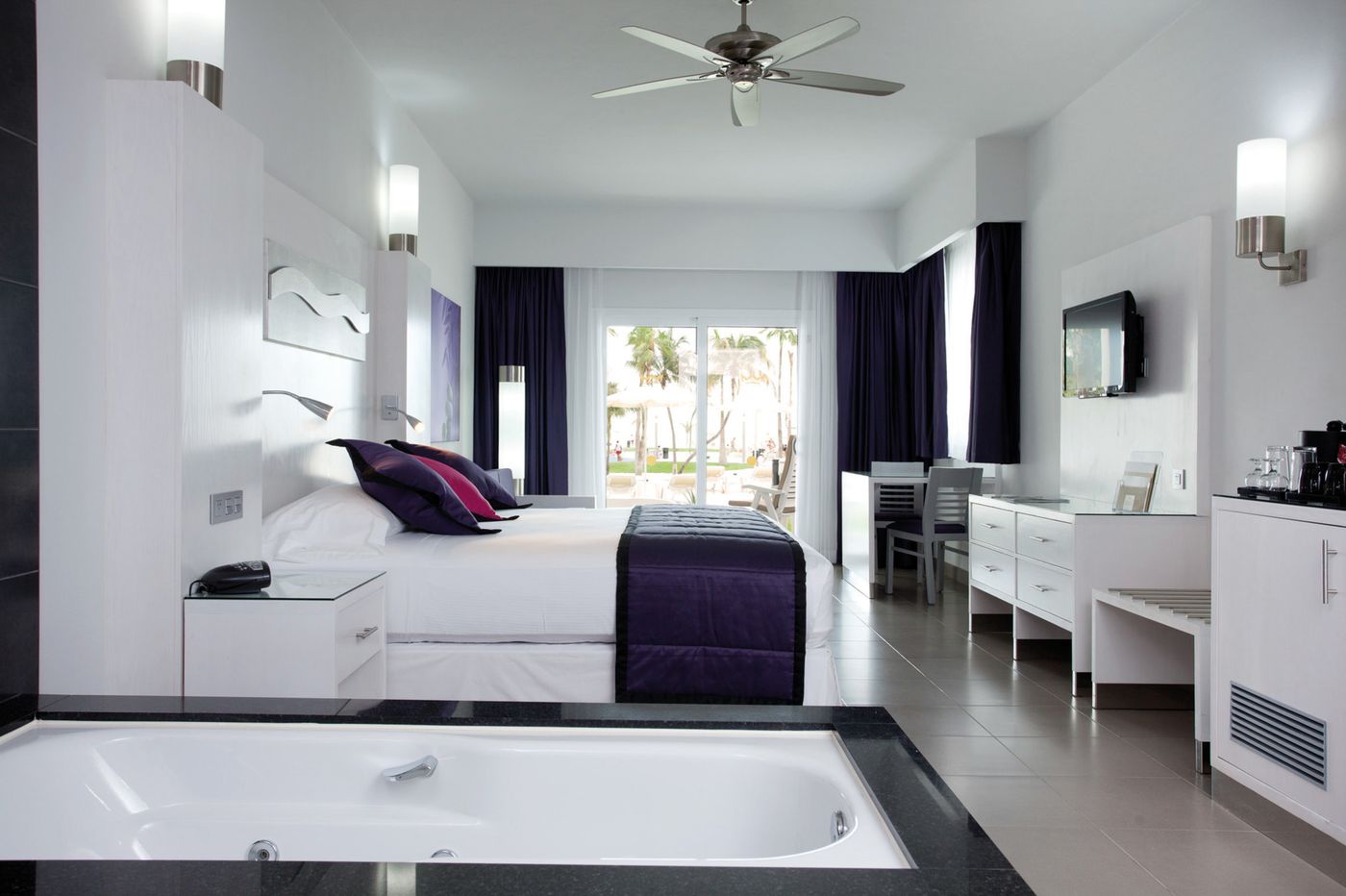 Riu-Palace-Pen----nsula-Room-22