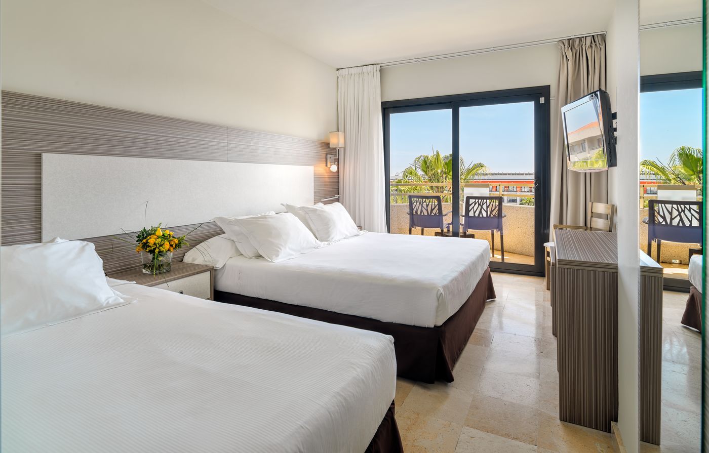 H10-Cambrils-Playa-Room-11