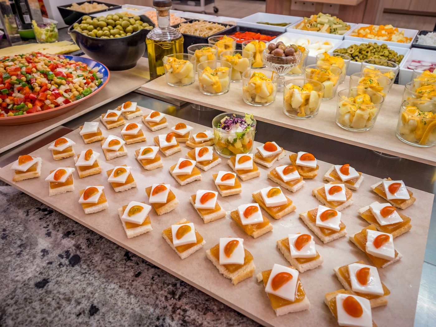 Golden-Avenida-Family-Suites-Restaurant-32