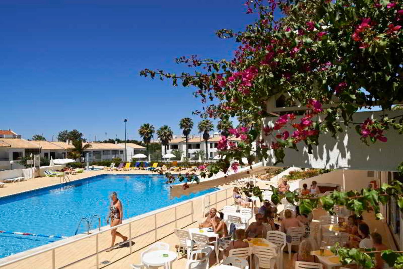 Cheerfulway-Vila-Alba-Apartamentos-Pool-8