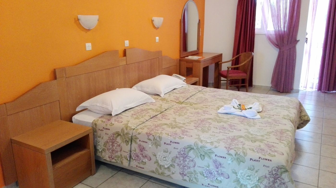 Solimar-Ruby-Room-15