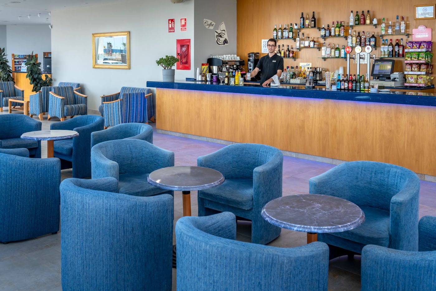 4R-Meridia-Mar-Bar-44