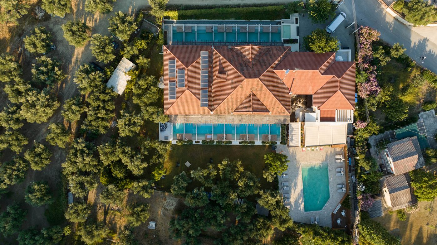 Castelli-Adults-Only-General-view-11