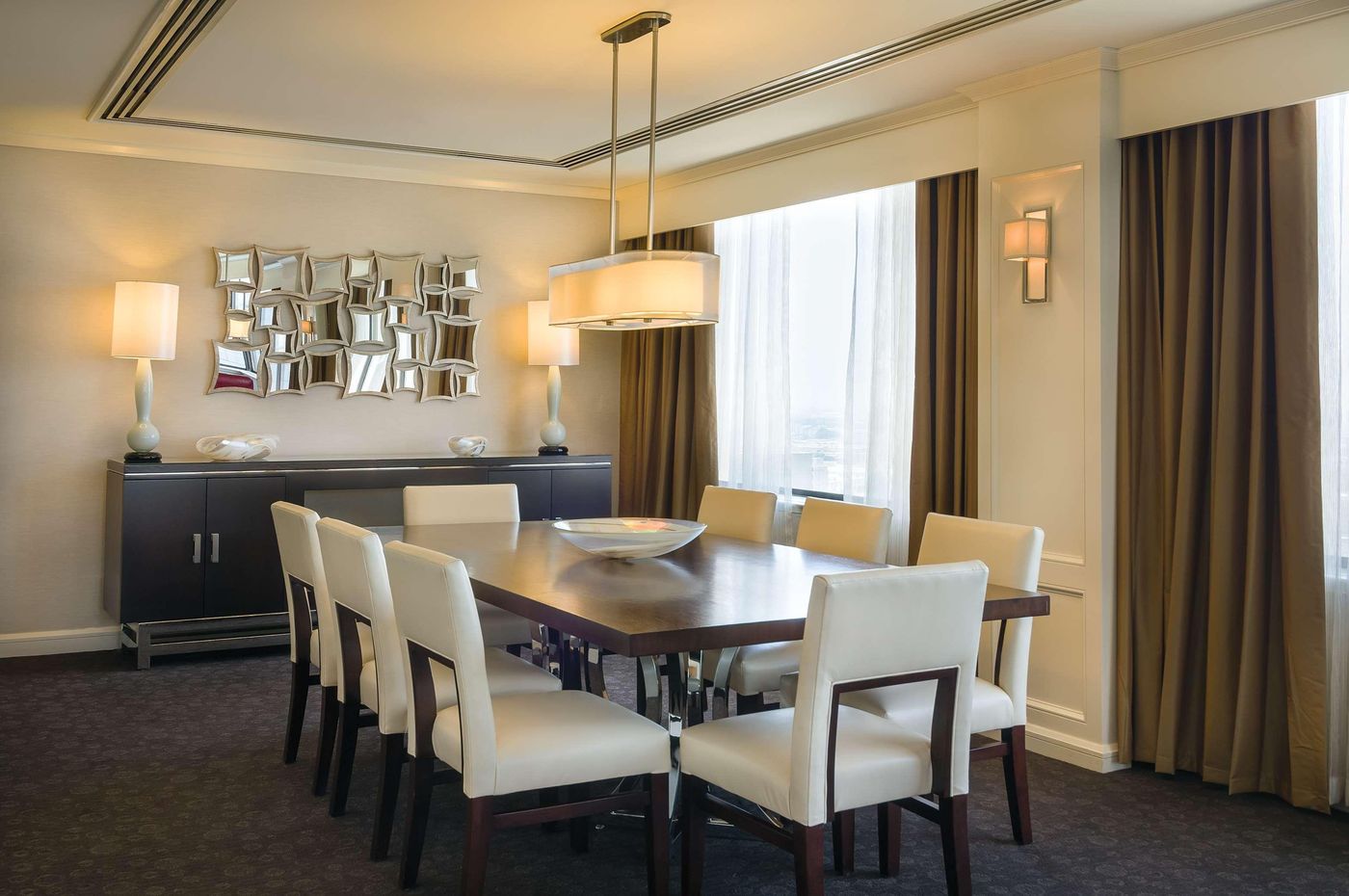 Doubletree-by-Hilton-Los-Angeles-Downtown-Room-12