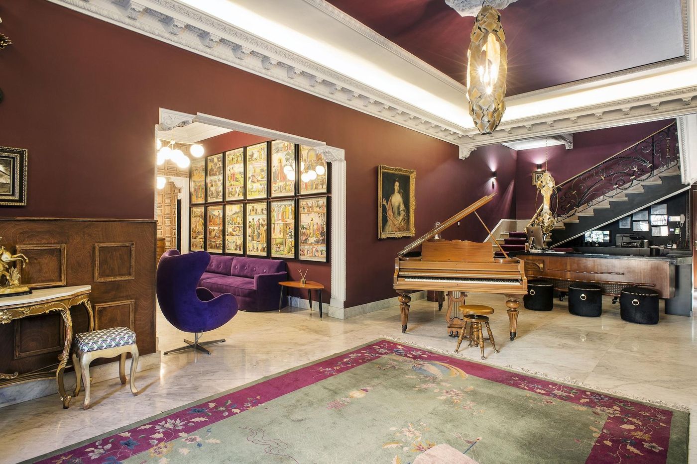 Pug Seal Anatole France-Mexico-MEXICO CITY-Lobby-8