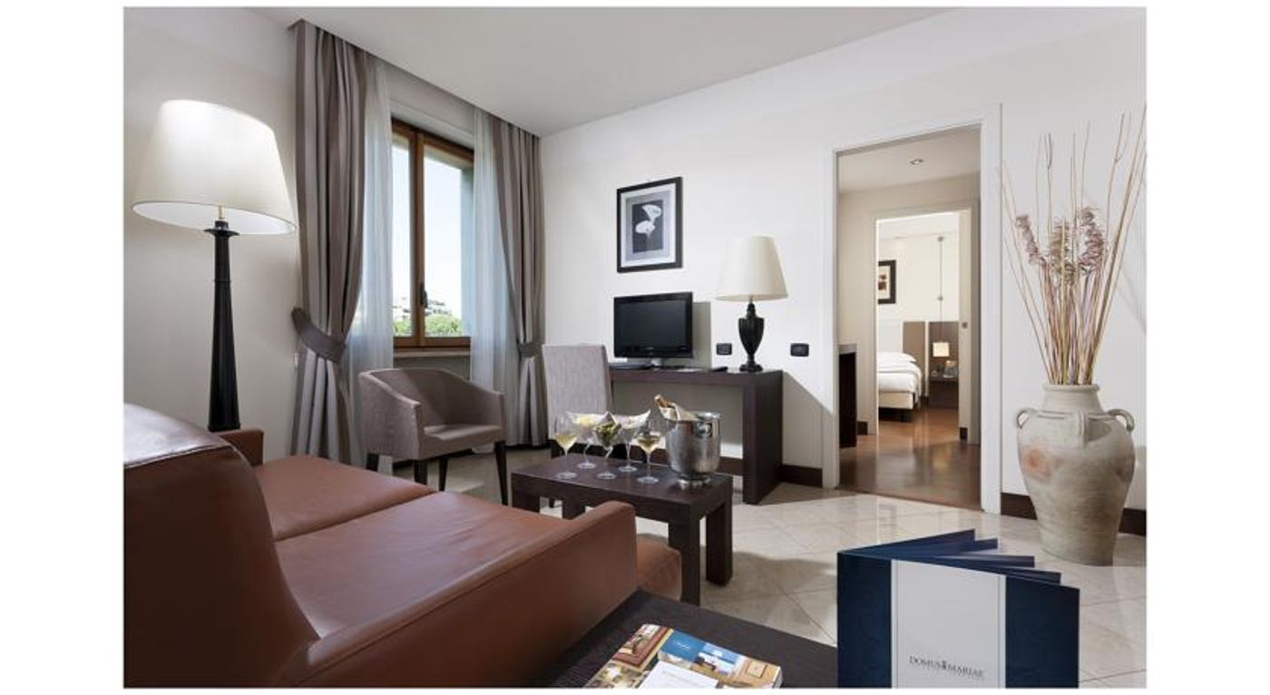 TH-Roma---Carpegna-Palace-Room-28