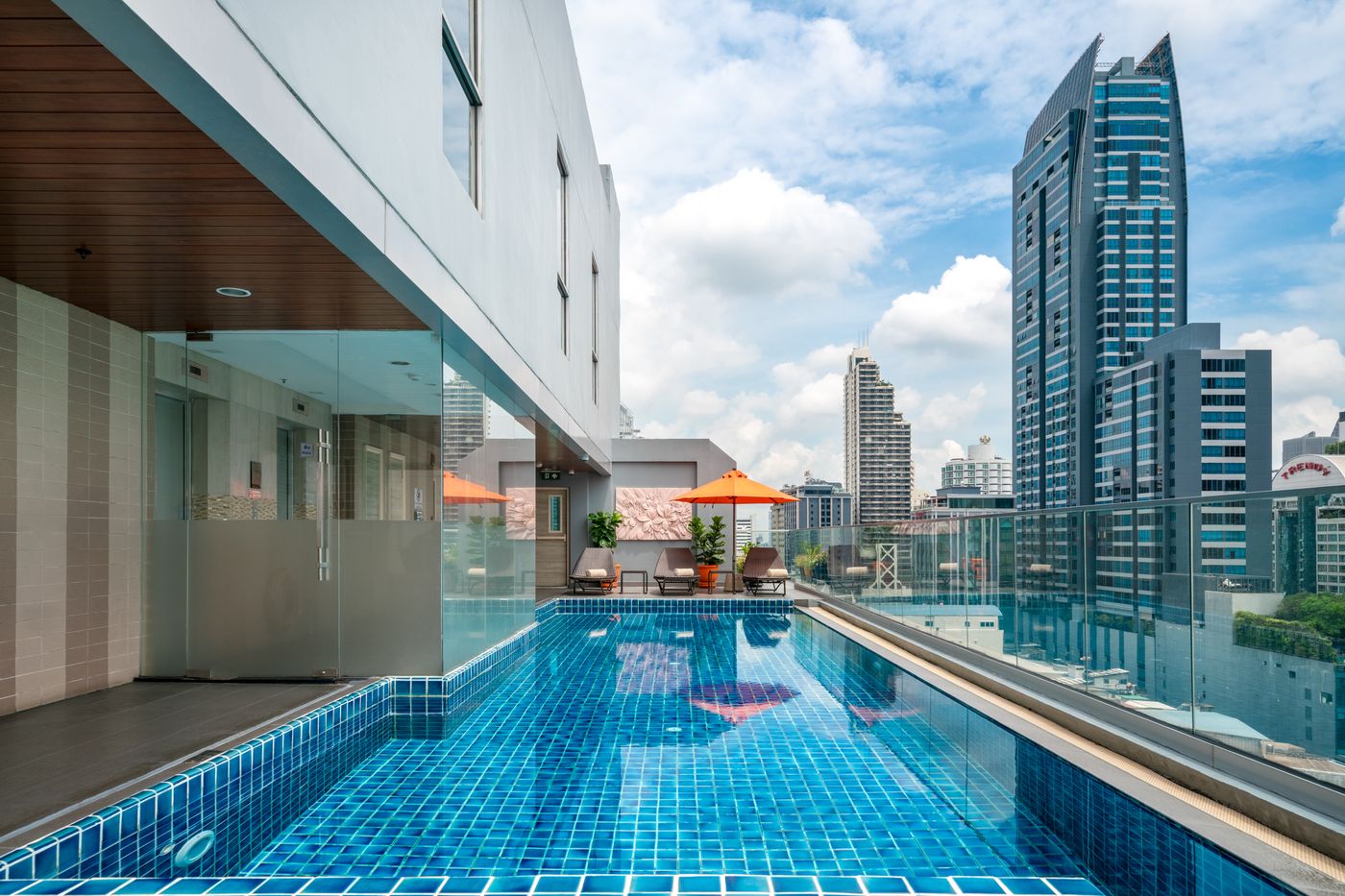 Adelphi-Suites-Bangkok-Pool-2