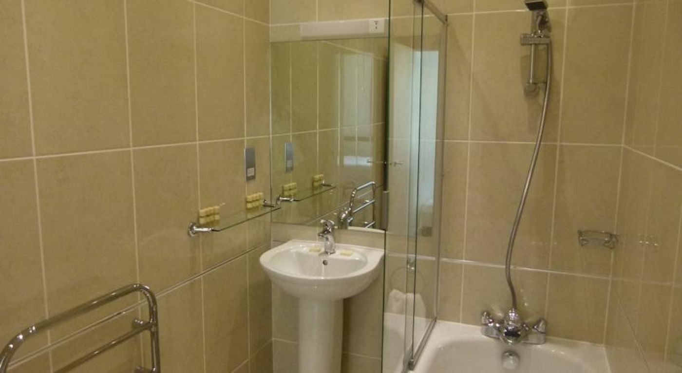 Beachcombers-Hotel-Room-11