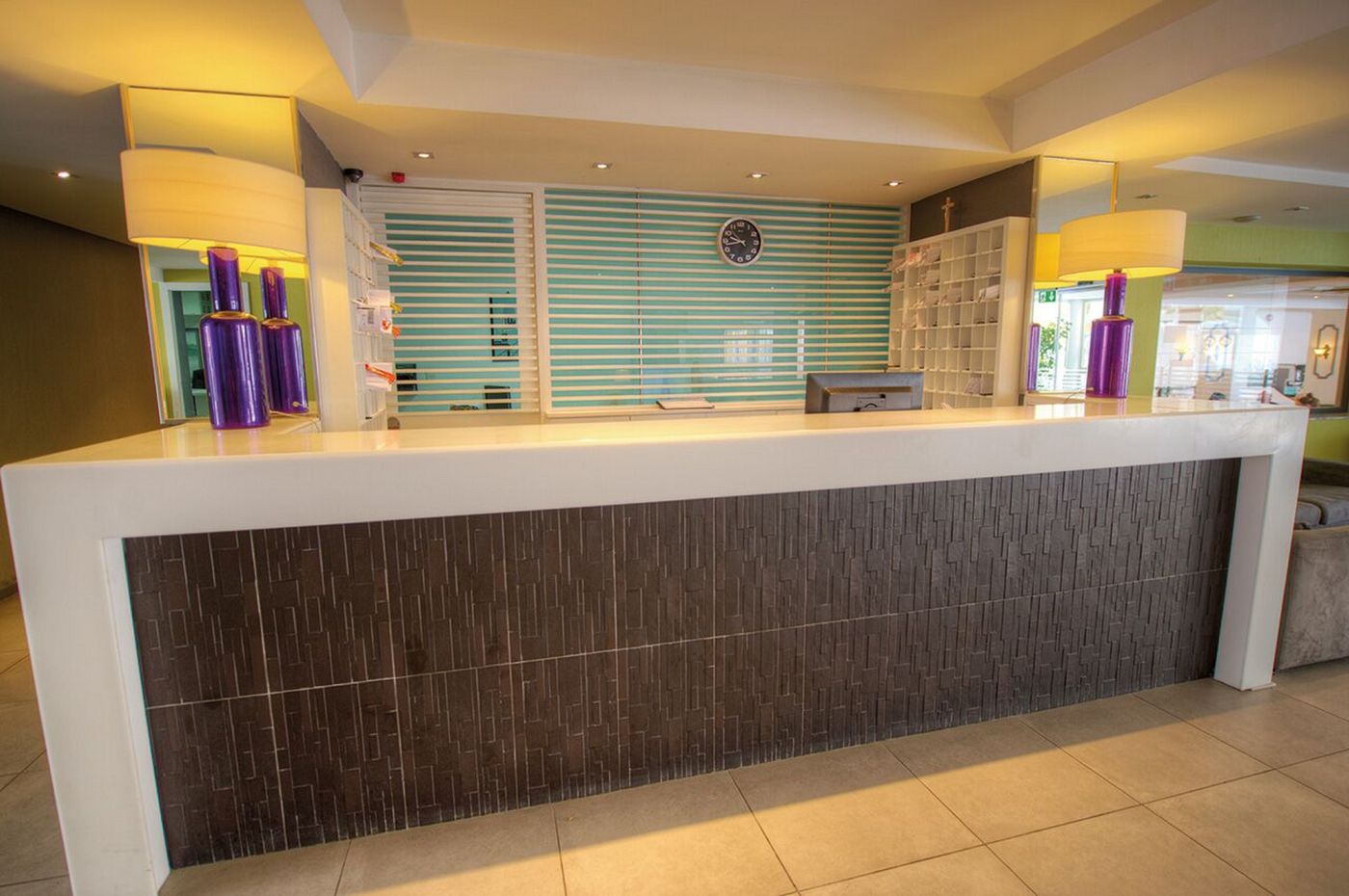 Pebbles-Resort-Lobby-38