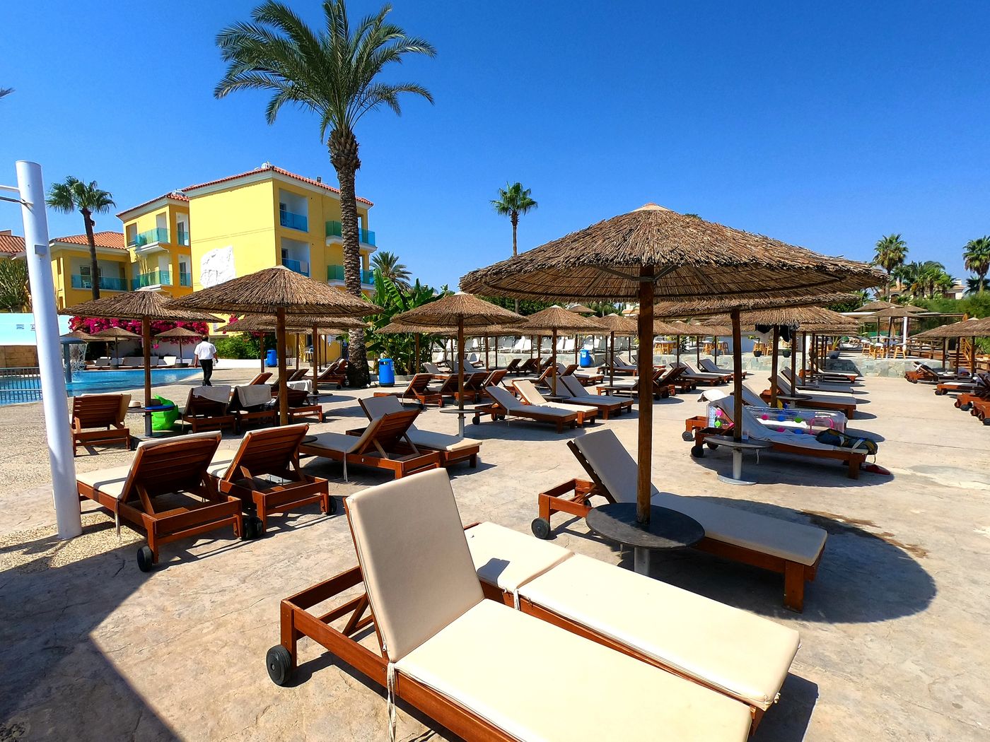 Malama-Beach-Holiday-Village-Pool-12