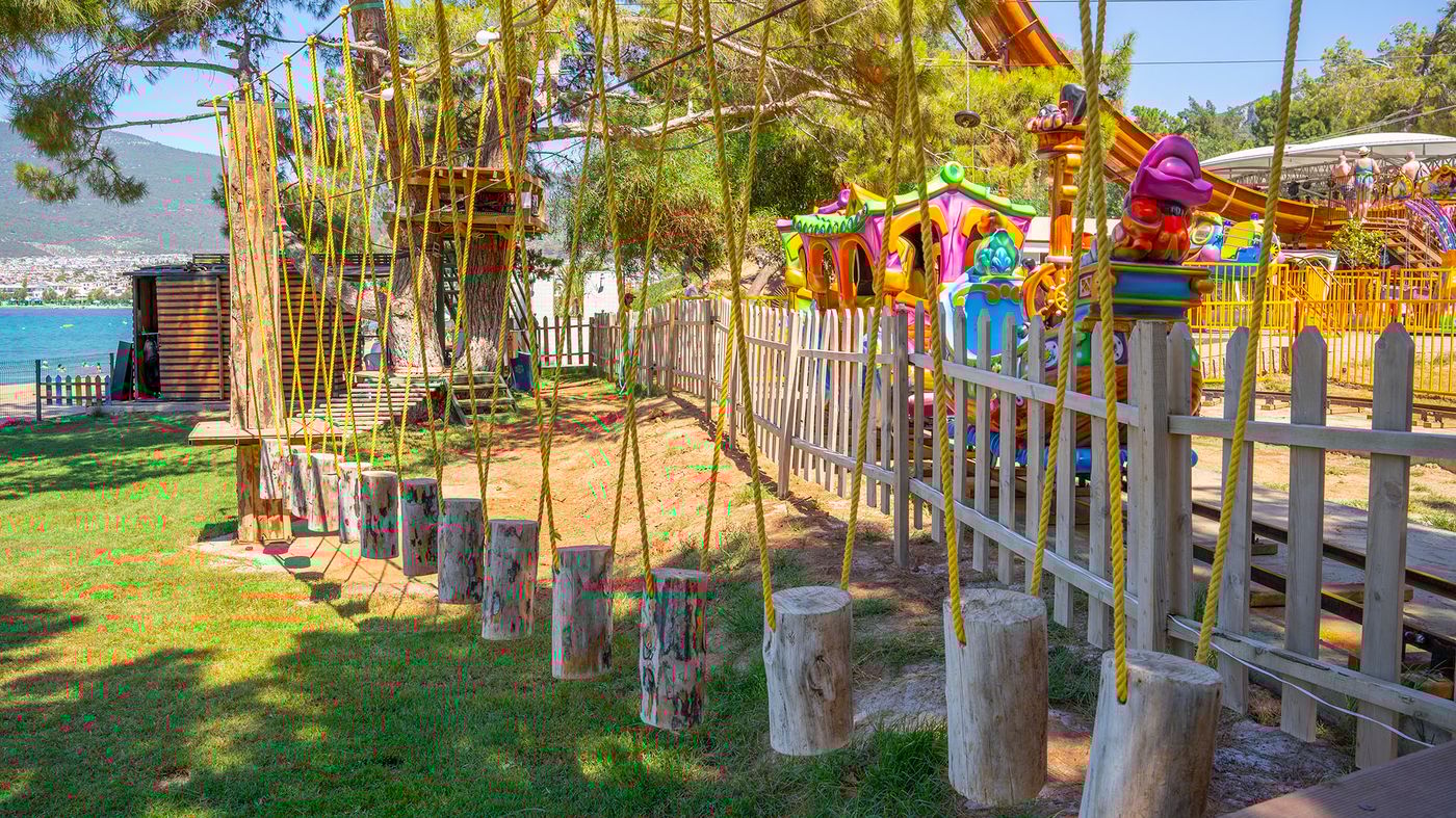 Long Beach Club Nature 13