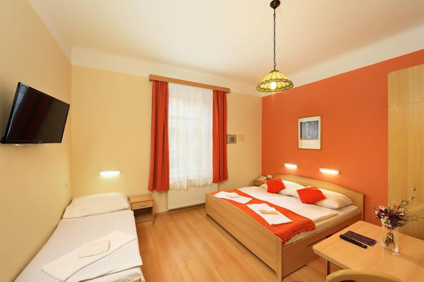 Hotel-Golden-City-Garni-Room-15