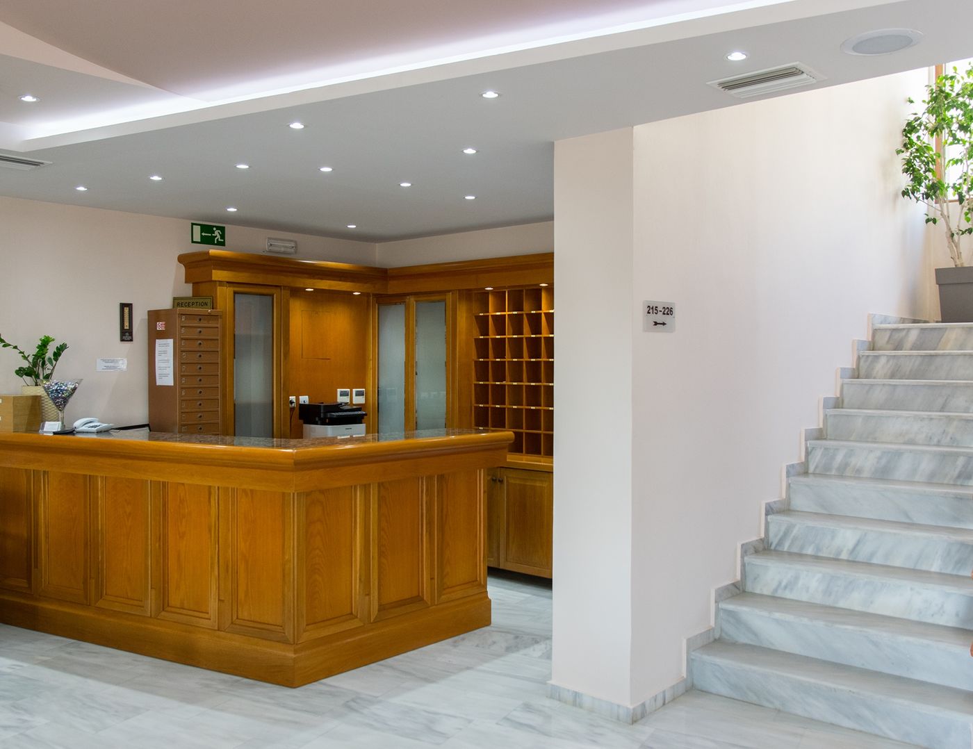 Anita-Beach-Lobby-37