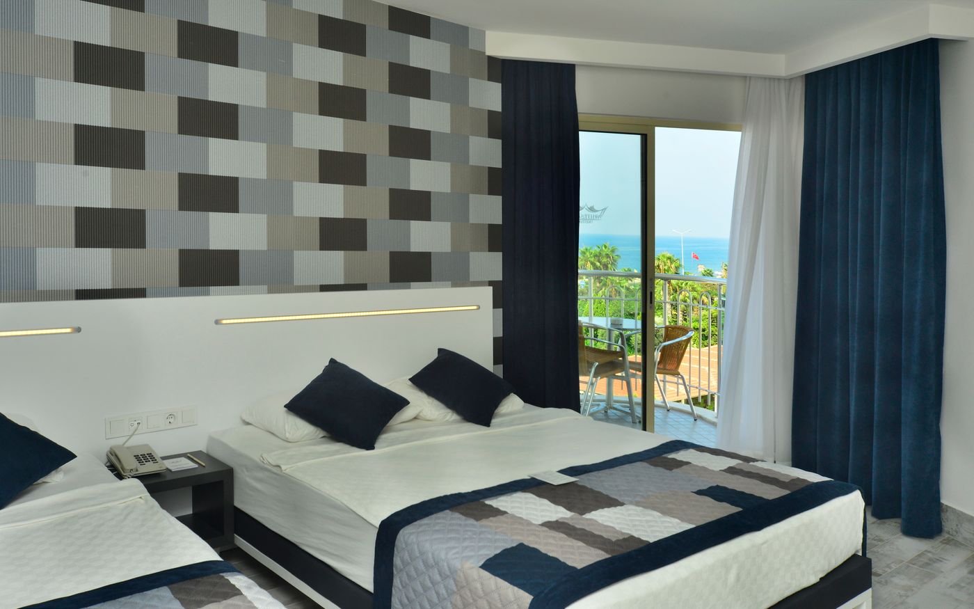 White-City-Beach-Hotel-Room-29