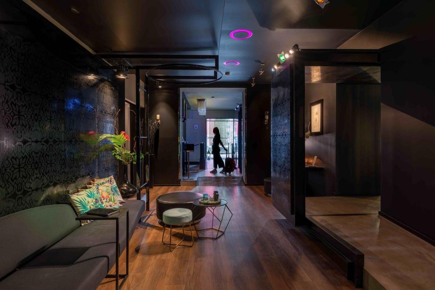 UNA-Hotel-One-Spa-Wellness-Lobby-36