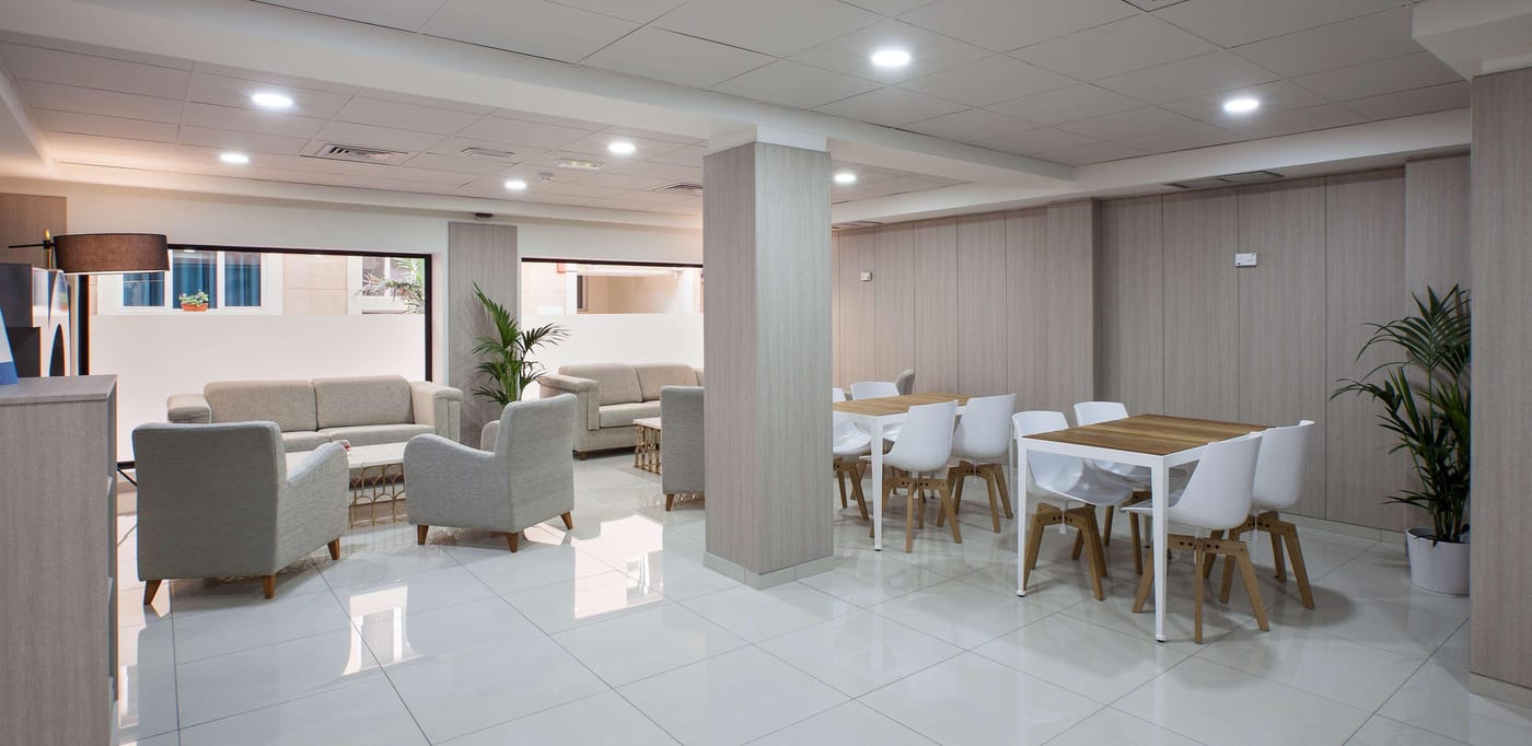 NH-Las-Palmas-Playa-las-Canteras-Lobby-22