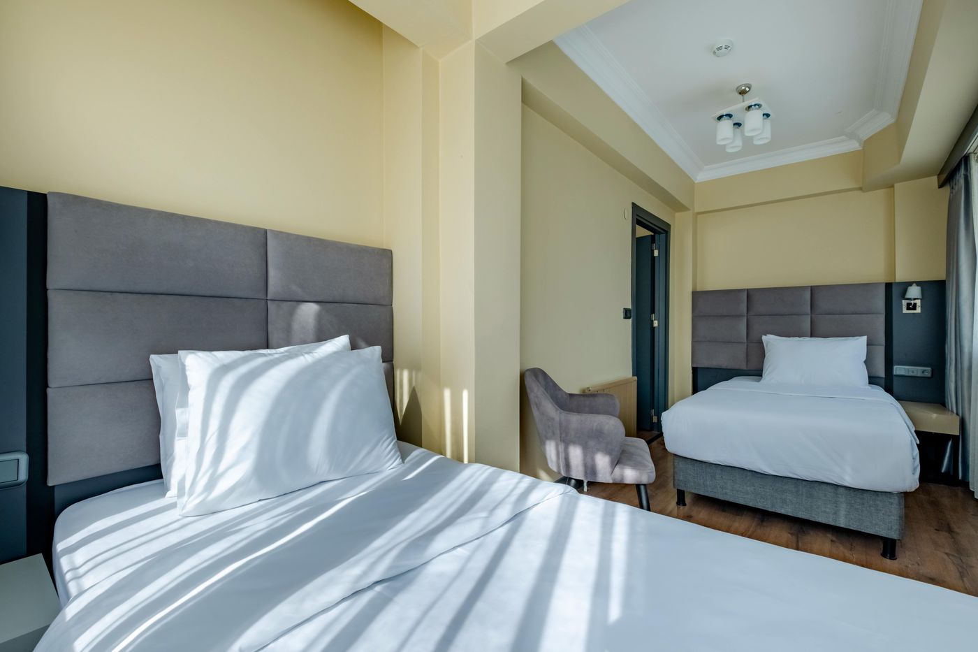 Frt-Airlines-Otel-Room-31