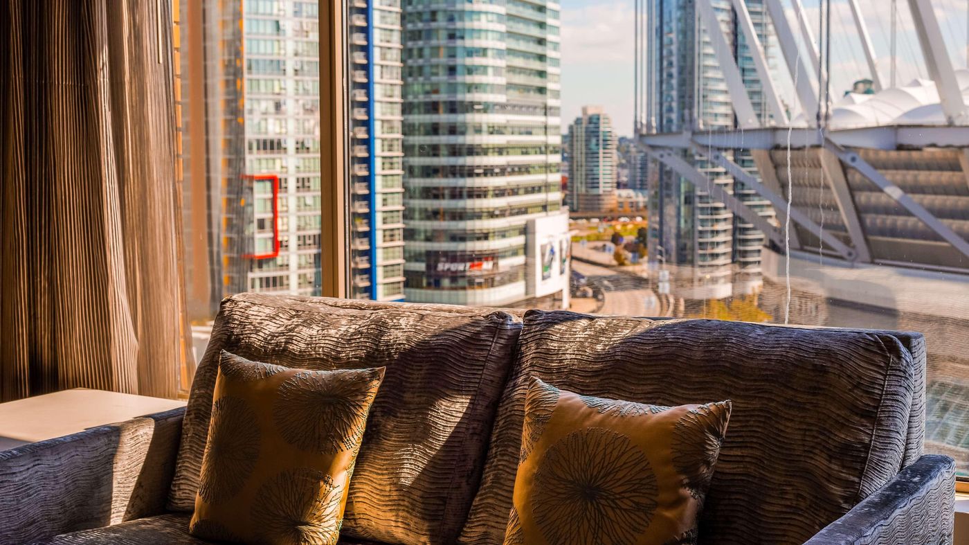 Georgian-Court-Hotel-Room-13