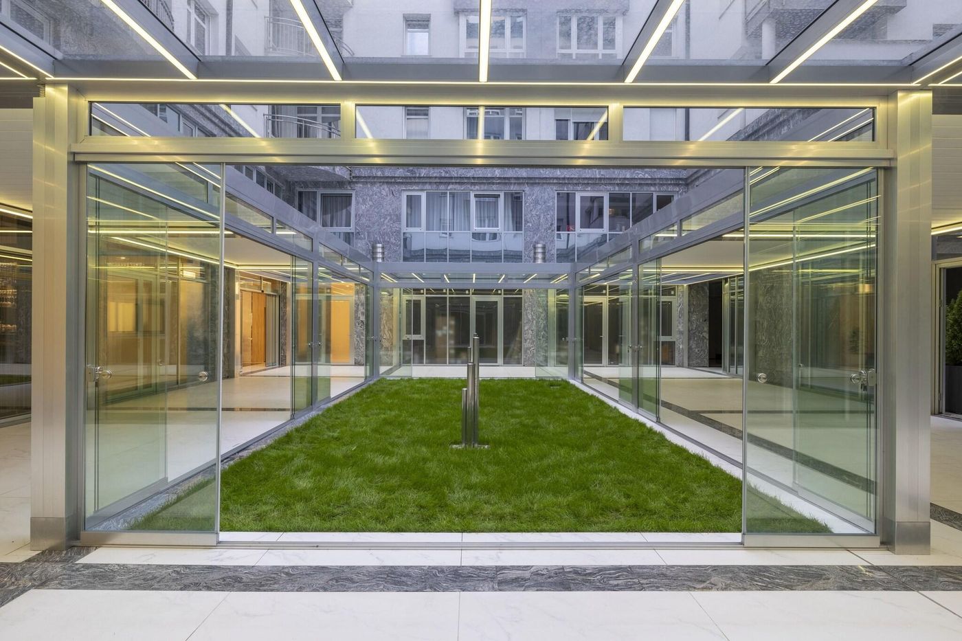 Silver-Crown-Hotel---Residence--Palace-Quarter-Lobby-30