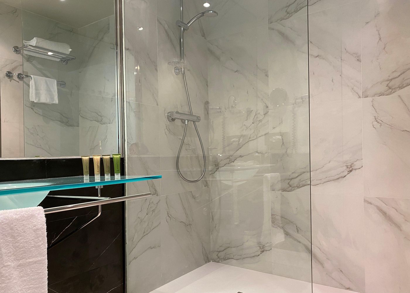 Holiday-Inn-Madrid-Las-Tablas-Room-30