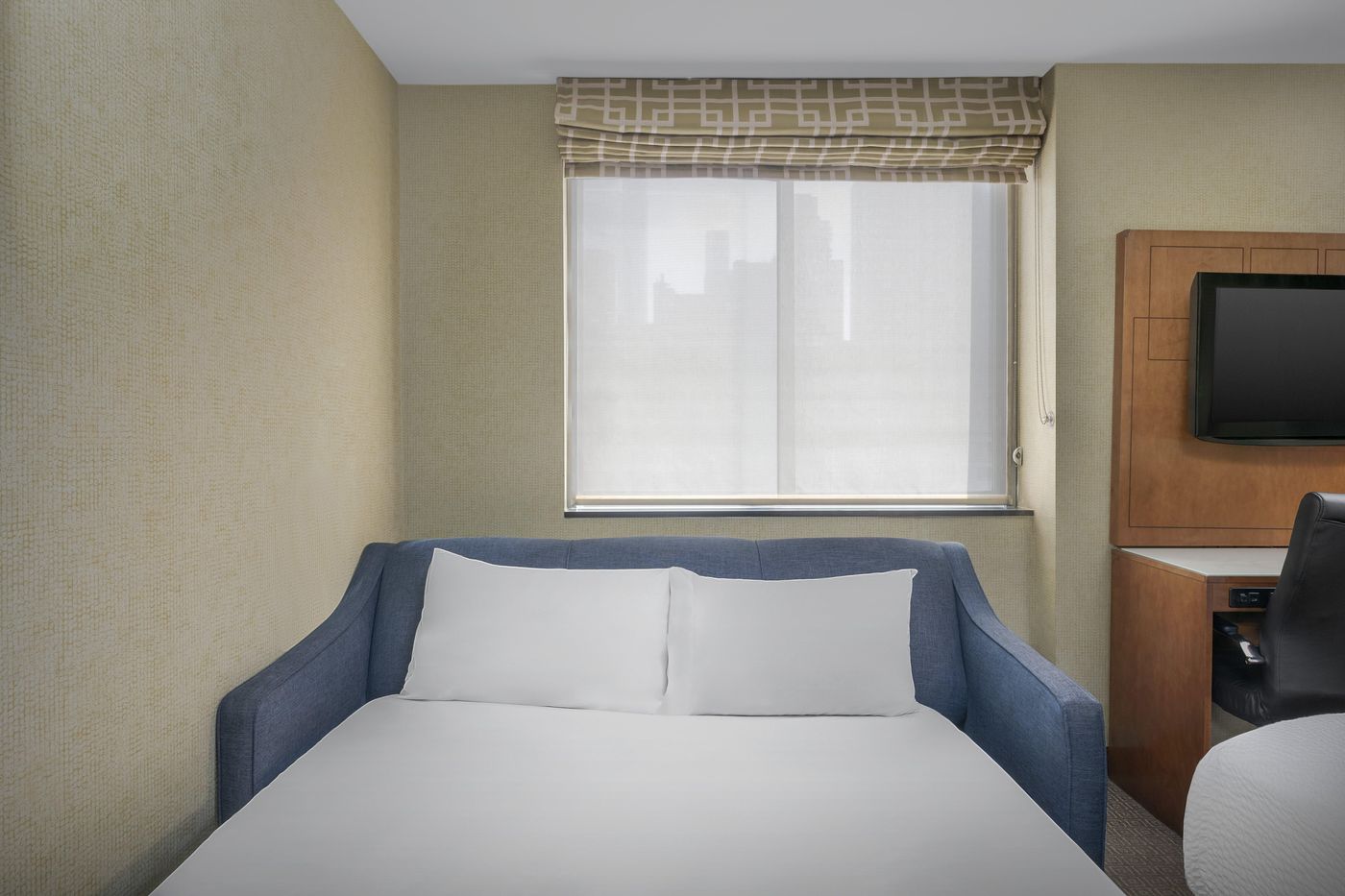 Holiday-Inn-Express-Manhattan-Midtown-West-Room-23