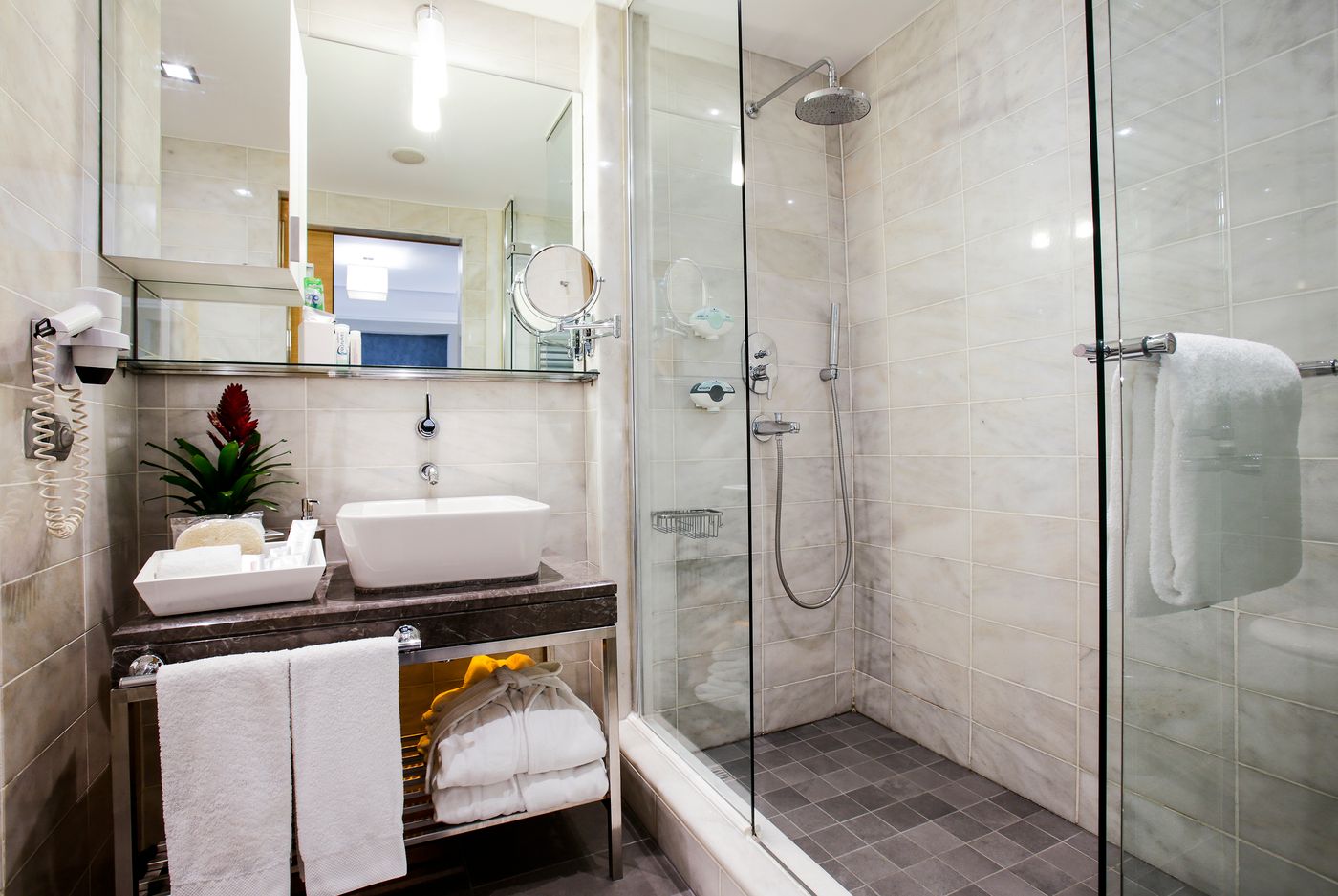 Housez-Suites-and-Apartments-Room-26