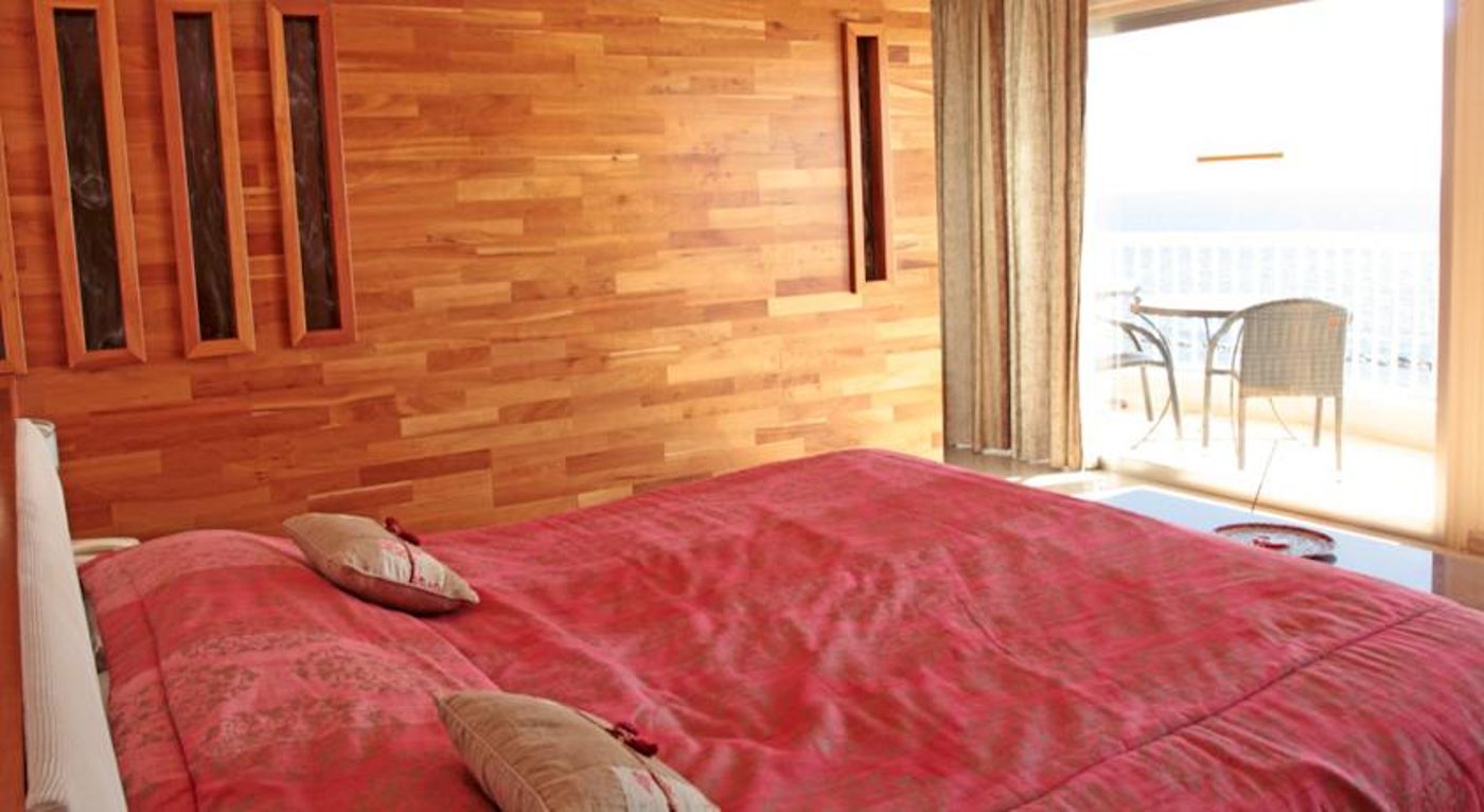 Poseidonia Beach Hotel