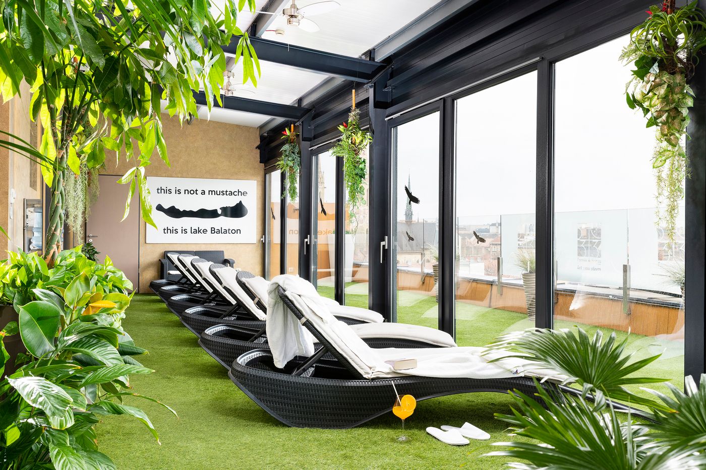 Bo33-Hotel-Family-and-Suites-Pool-60