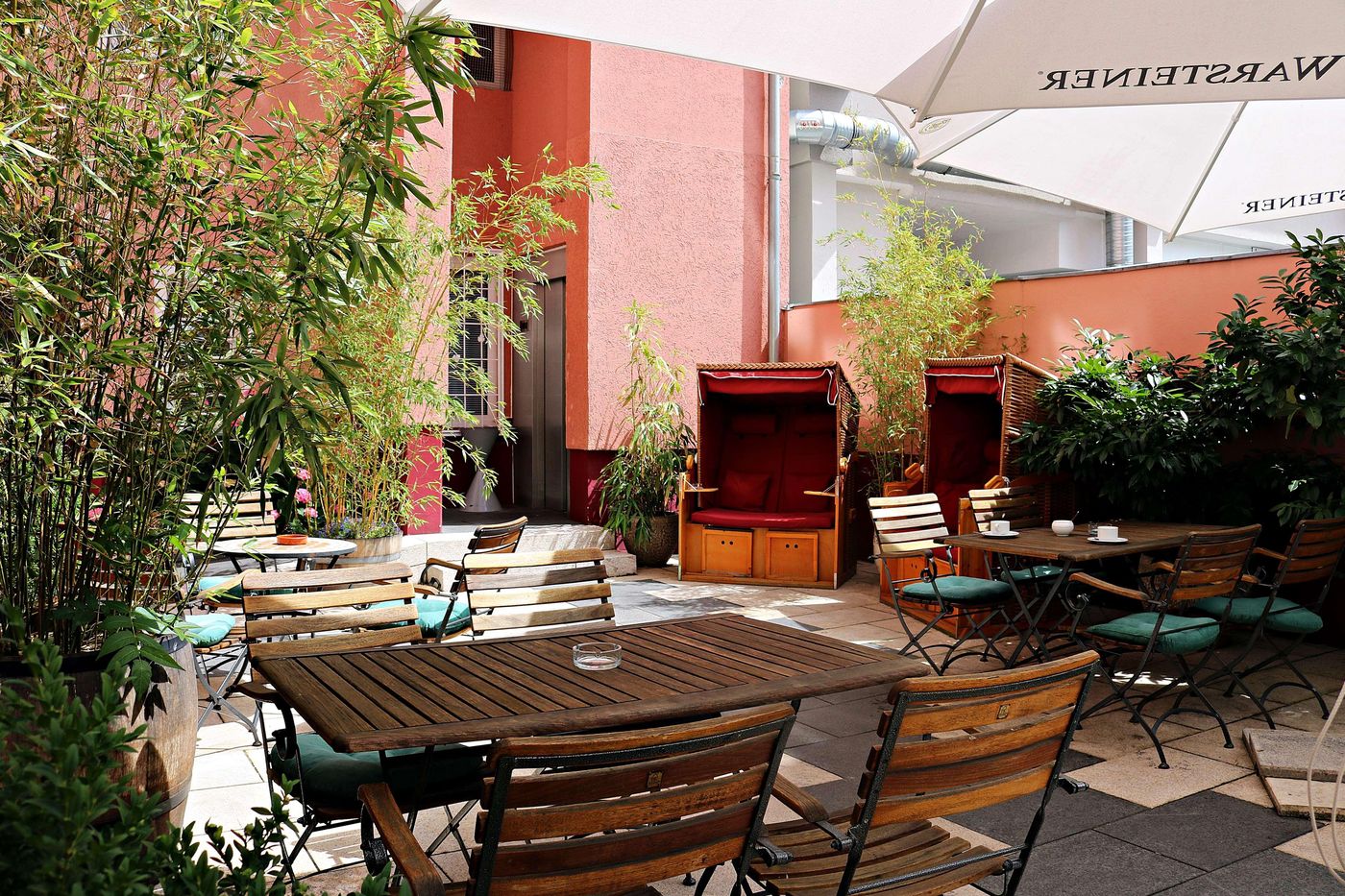 Air-in-Berlin-Hotel-Restaurant-26