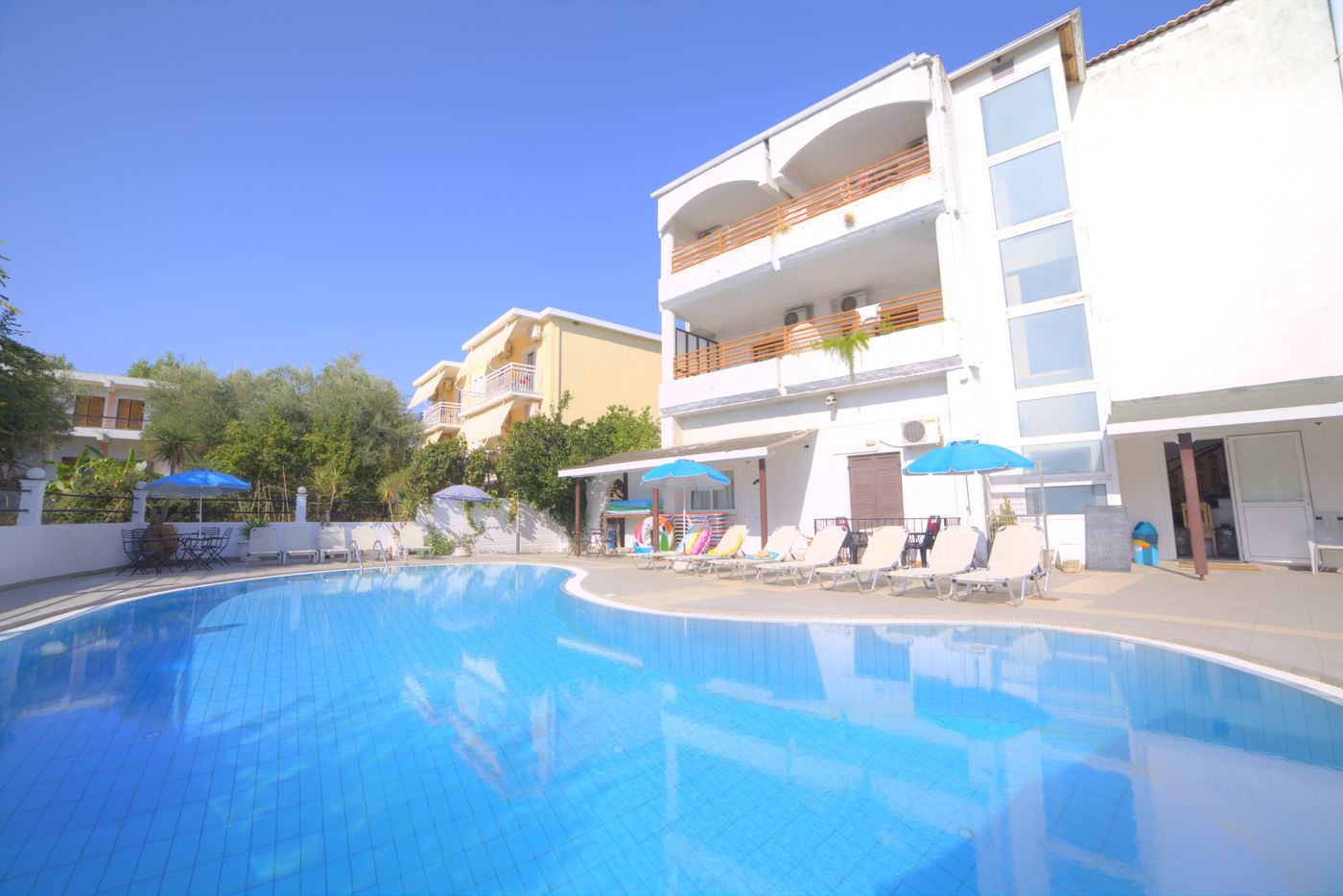 Louvre-General-view-1