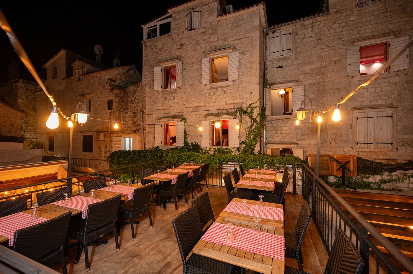 HOTEL-TRAGOS-Restaurant-2