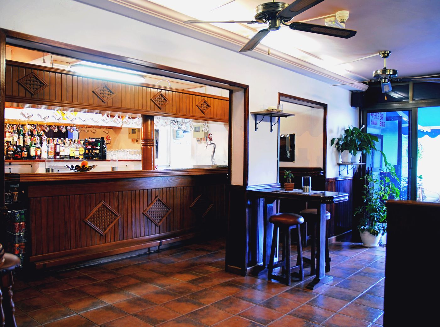 Tamaran-Apartamentos-Bar-46