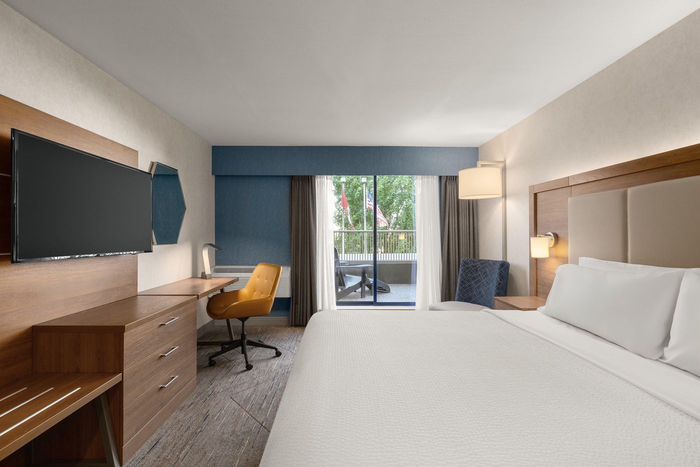Holiday-Inn-Express-Vancouver-Airport-Richmond-Room-24
