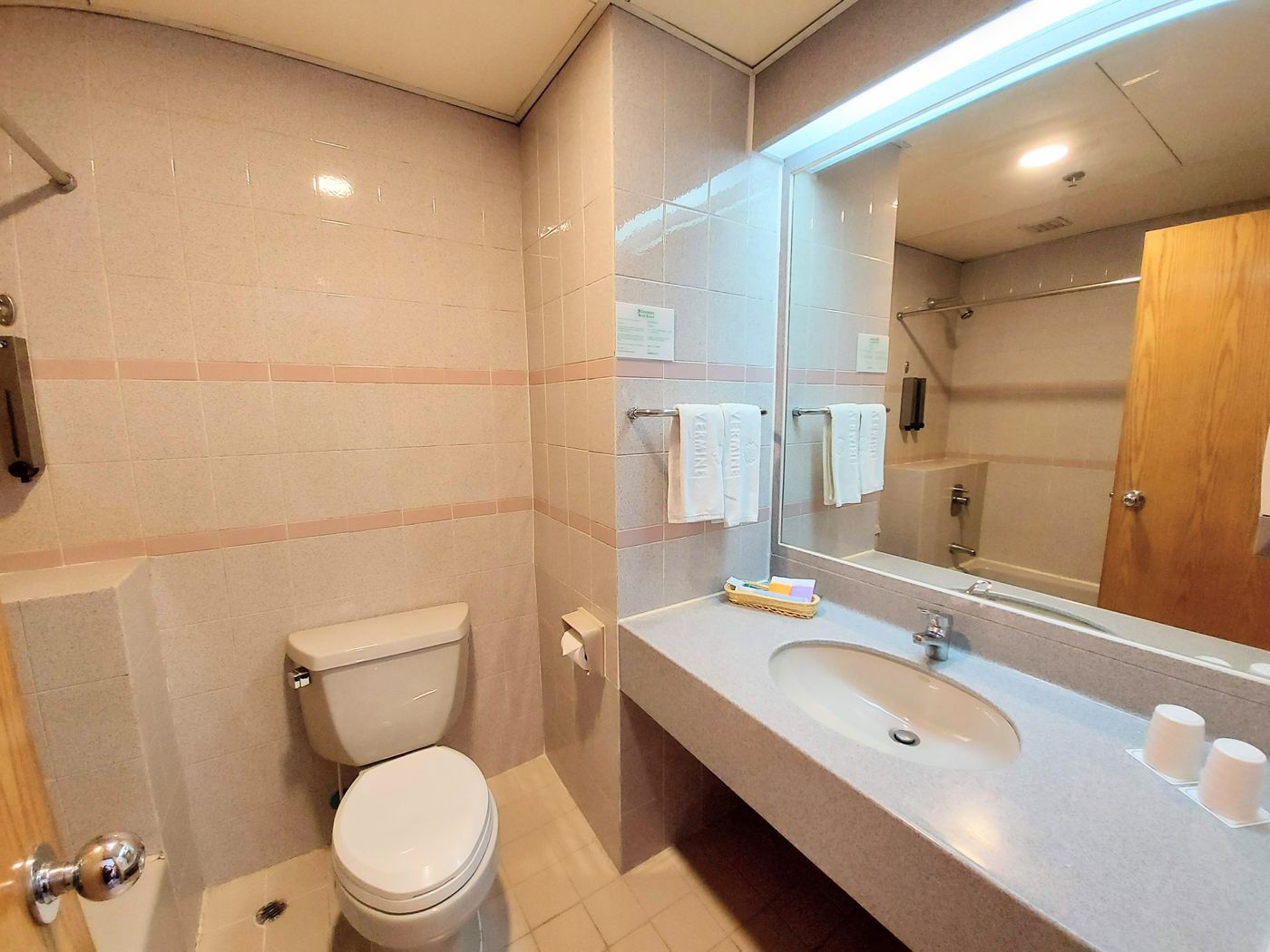 Silvermine-Beach-Resort-Room-18