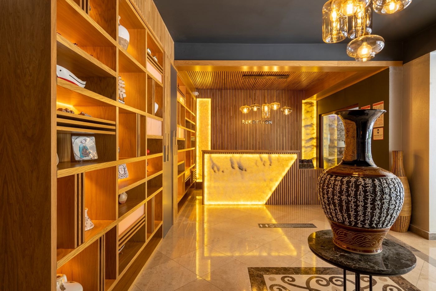 Meril-Hotel-Lobby-52