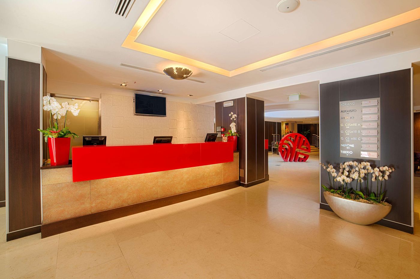 NH-Collection-Roma-Giustiniano-Lobby-16