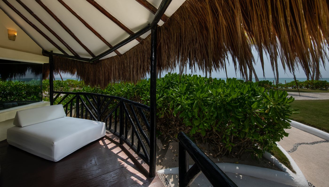 El Dorado Casitas Royale by Karisma 14.10