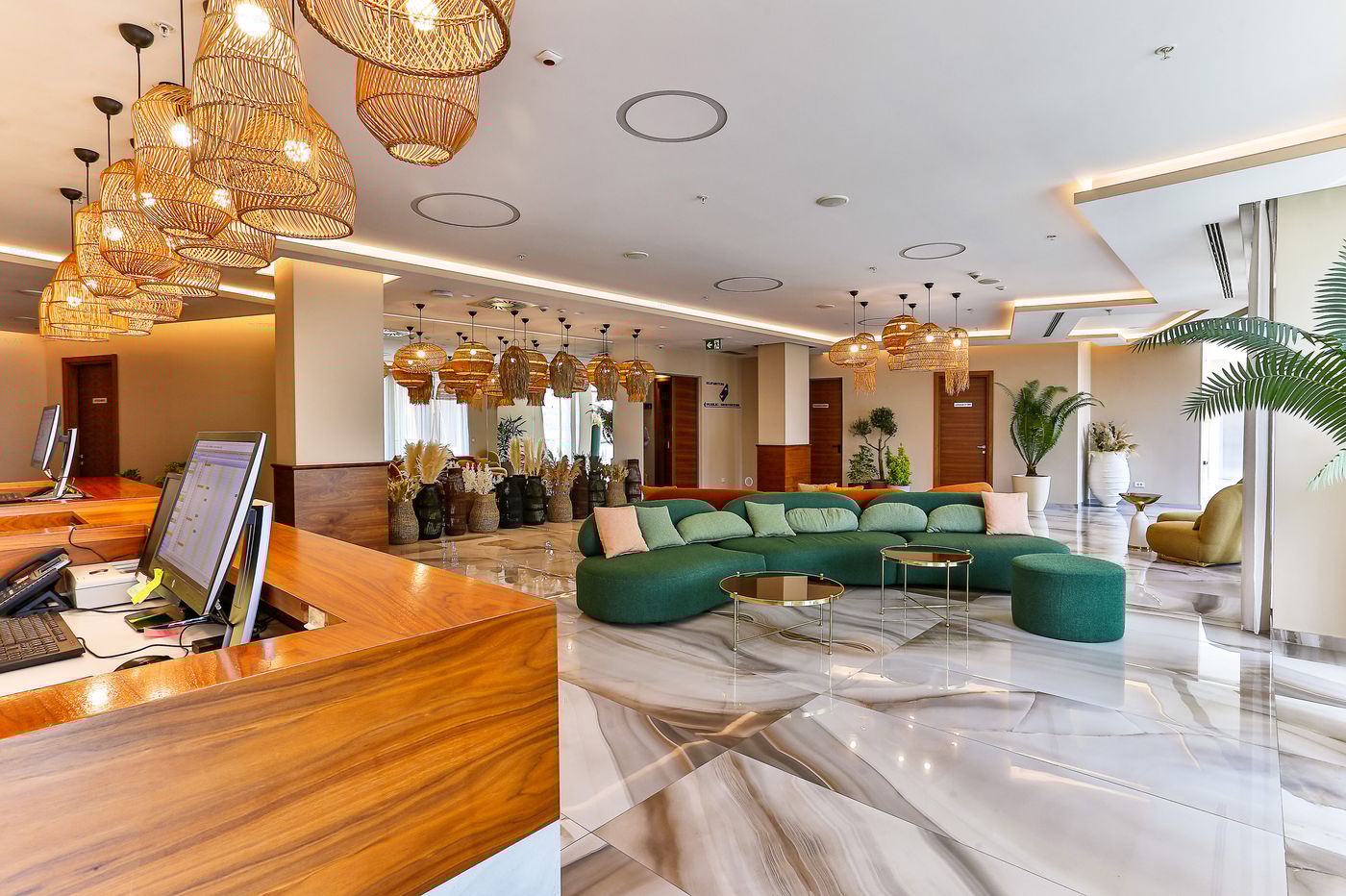 Hotel-Tq-Plaza-Lobby-41