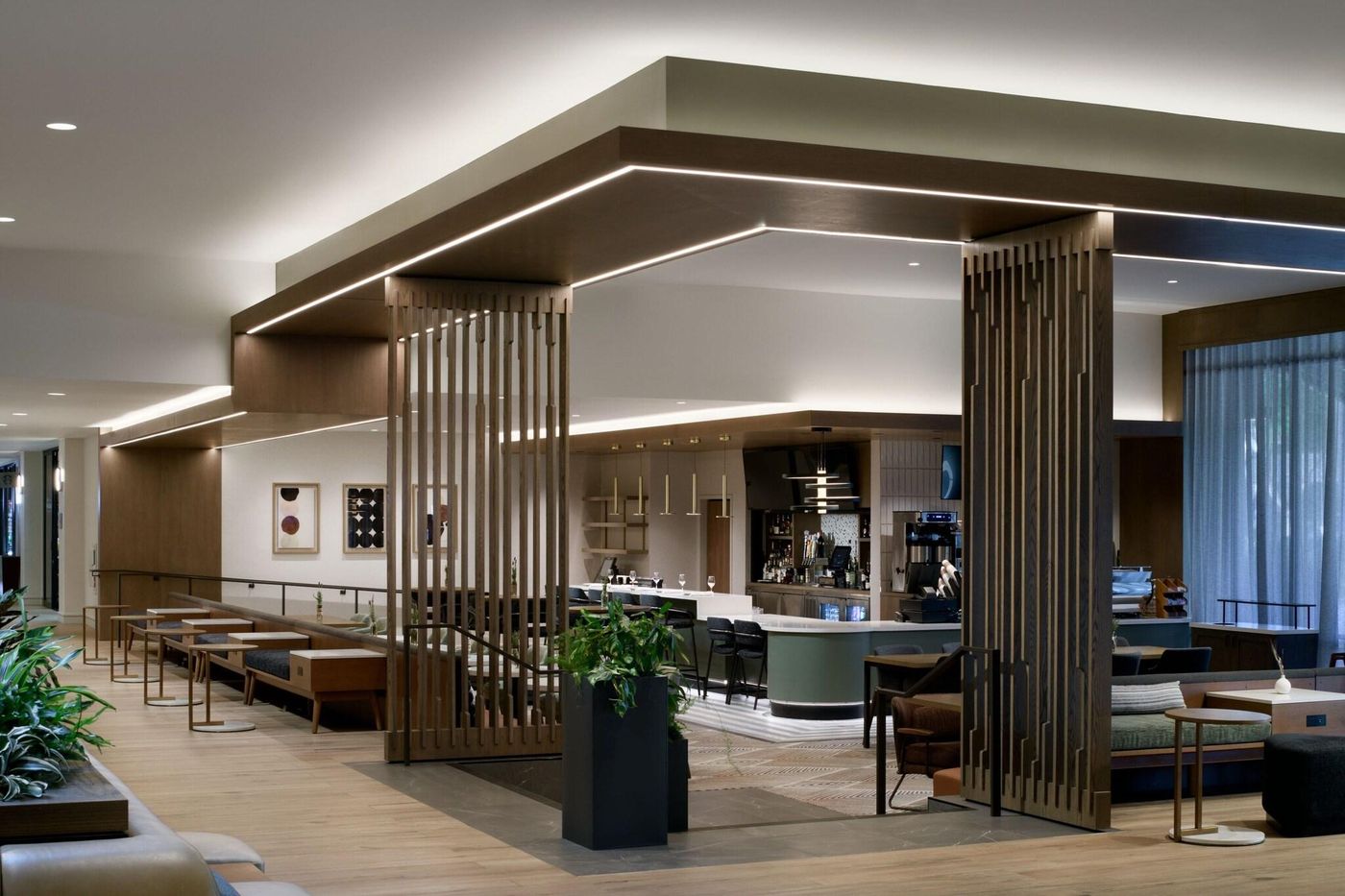 Sheraton-Park-Hotel-at-the-Anaheim-Resort-Lobby-17