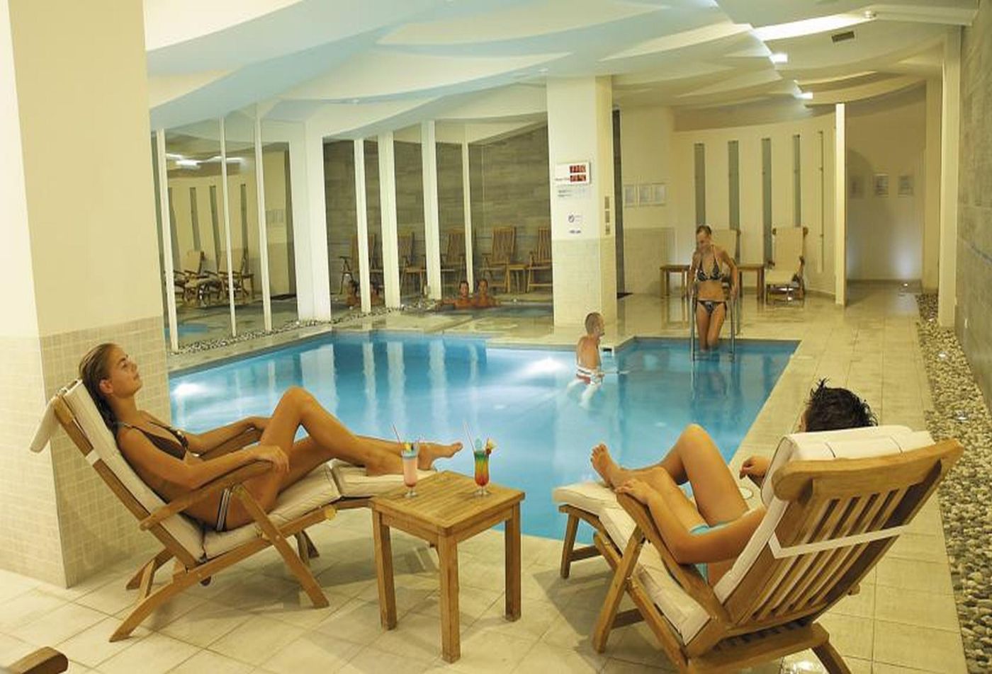 Korumar-Hotel-De-Luxe-Pool-35