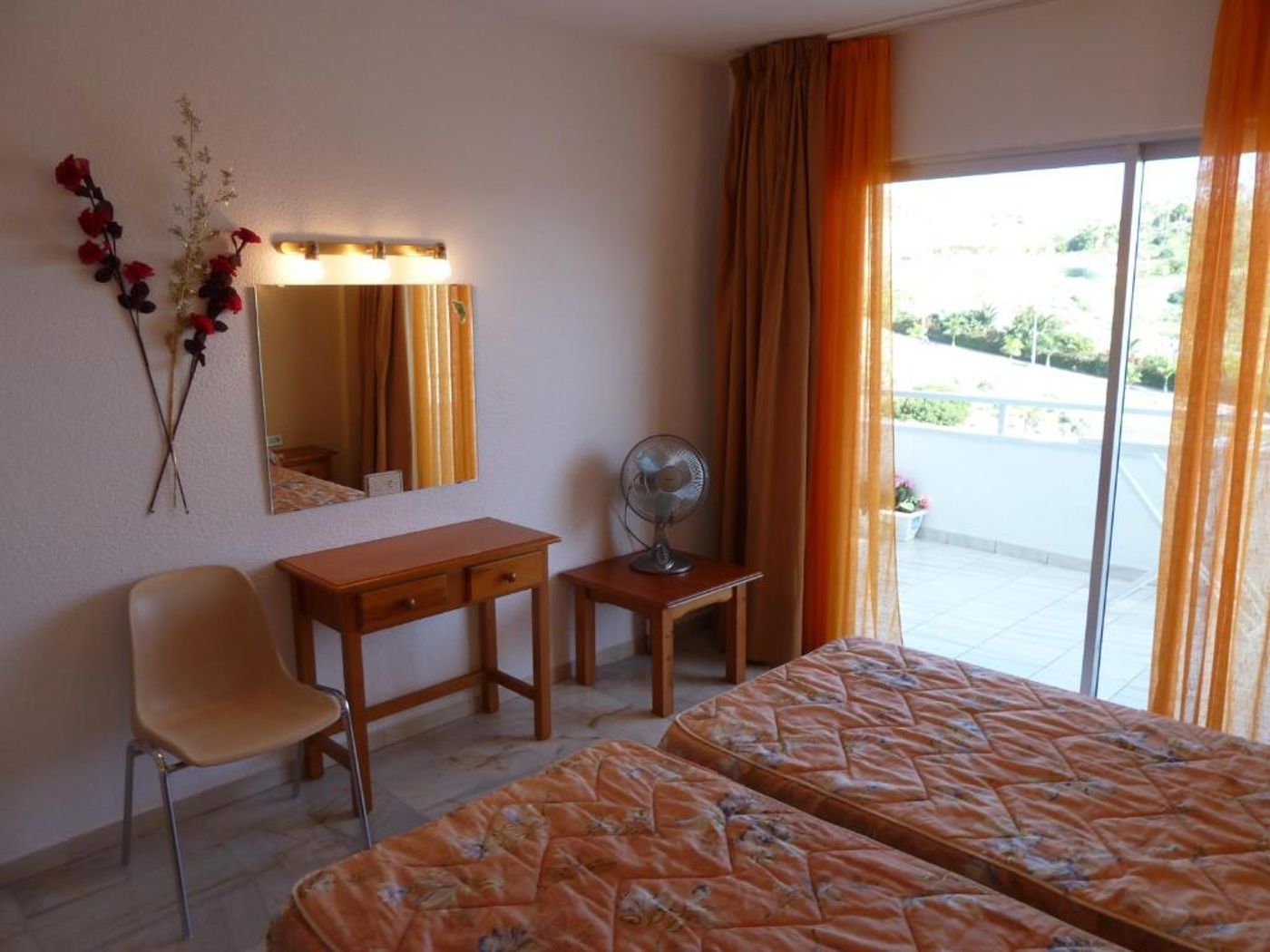 Florida-Park-Club-Room-8