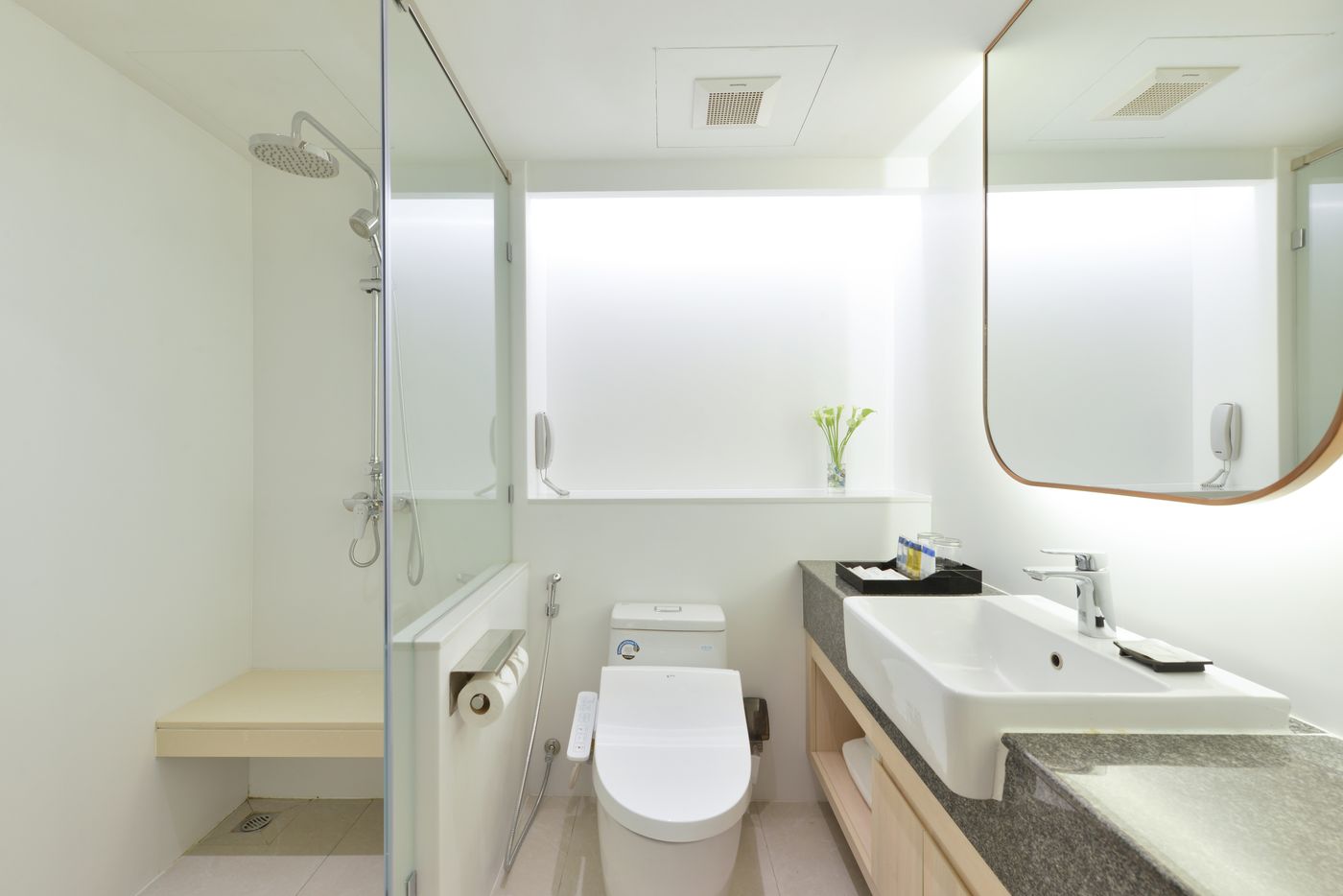 Centre-Point-Plus-Hotel-Pratunam-Room-45