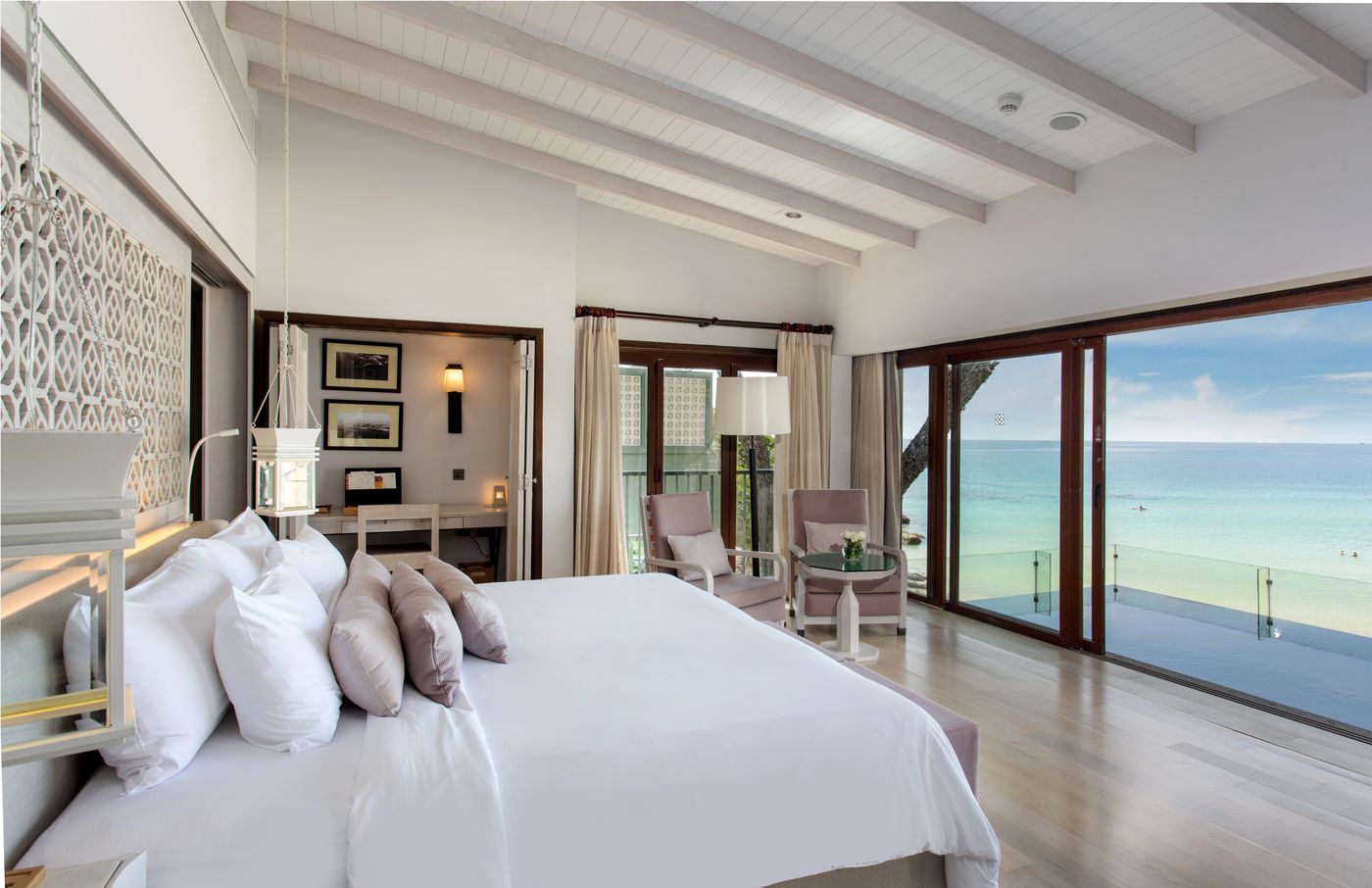 The-Shore-at-Katathani-Room-21