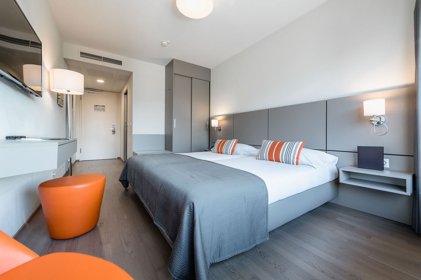 Lake-Geneva-Hotel-Room-13