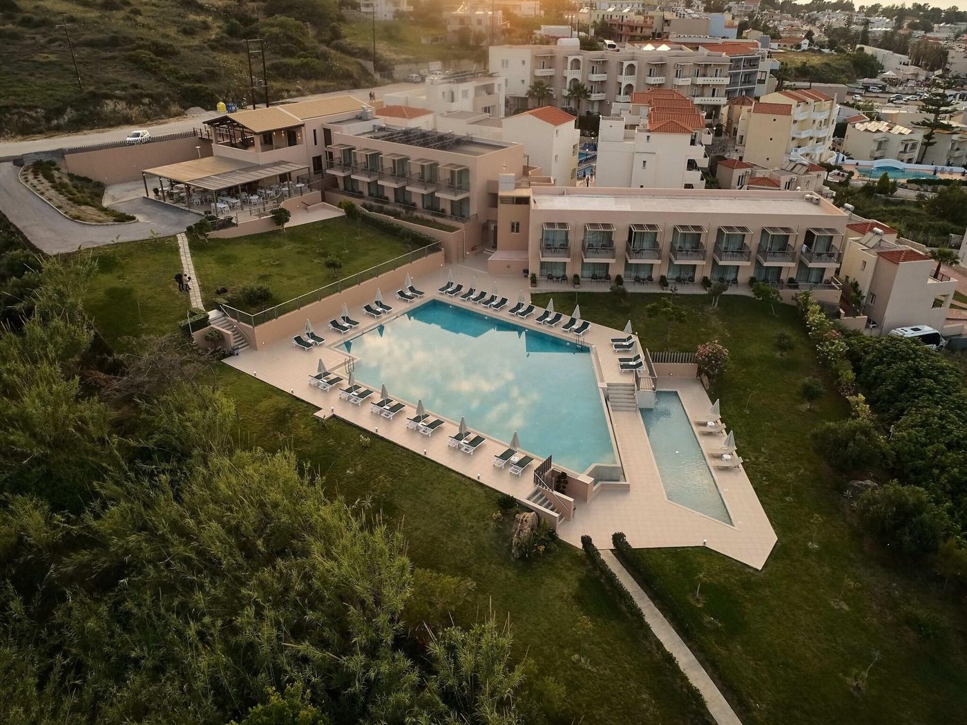 Santa-Marina-Beach-hotel-Pool-6