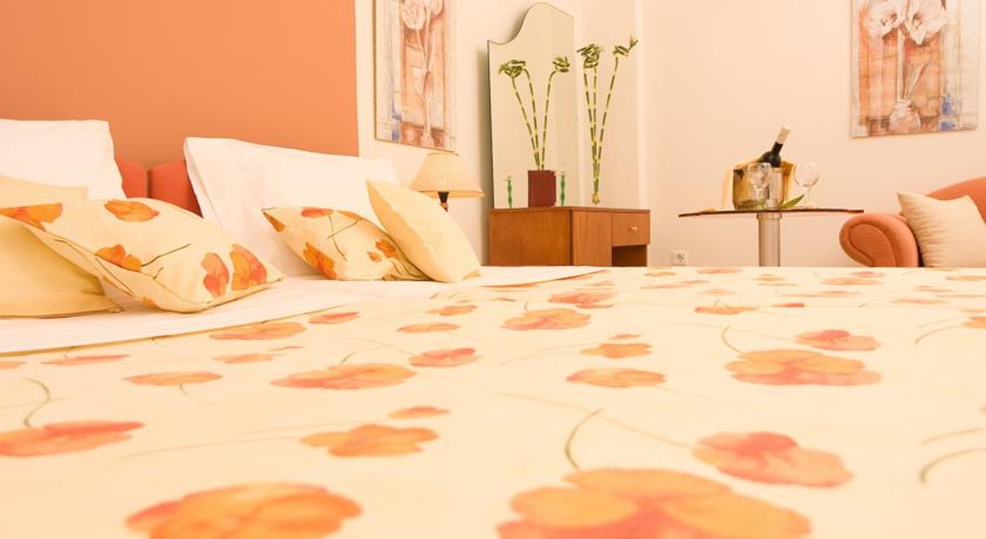 Theoxenia Hotel & Apartments