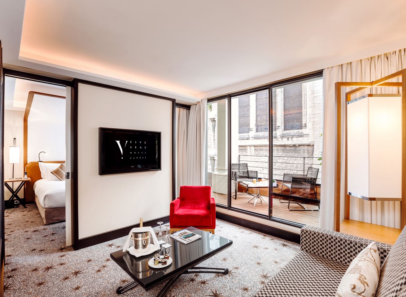 Five-Seas-Hotel-Room-32