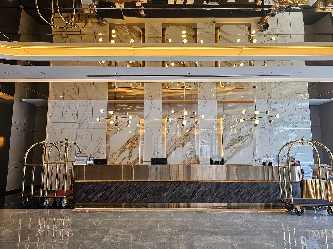 Column-Bangkok-Lobby-13