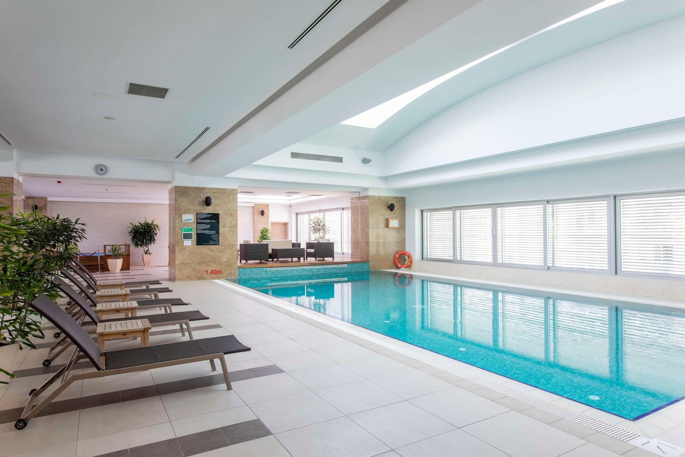 Radisson-Residences-Avrupa-Tem-Istanbul-Pool-31